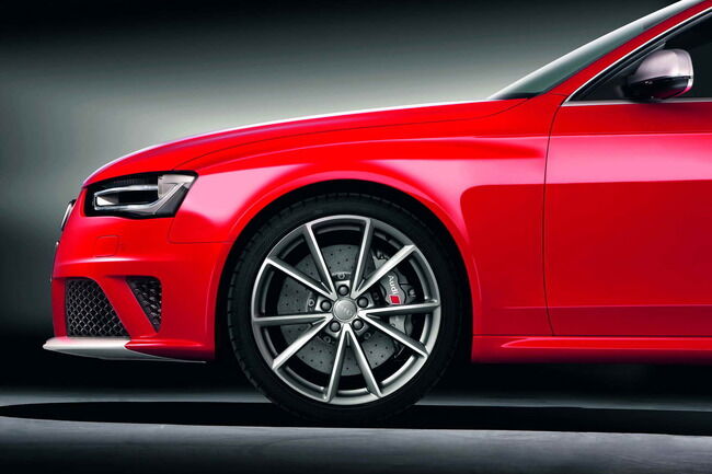 Audi_RS4_Avant_14 Existe, como opción, la posibilidad de montar frenos carbonocerámicos delanteros