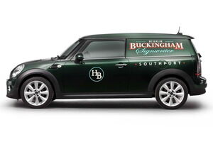 En la vista lateral se aprecian perfectamente las zonas destinadas a pasajeros y a carga