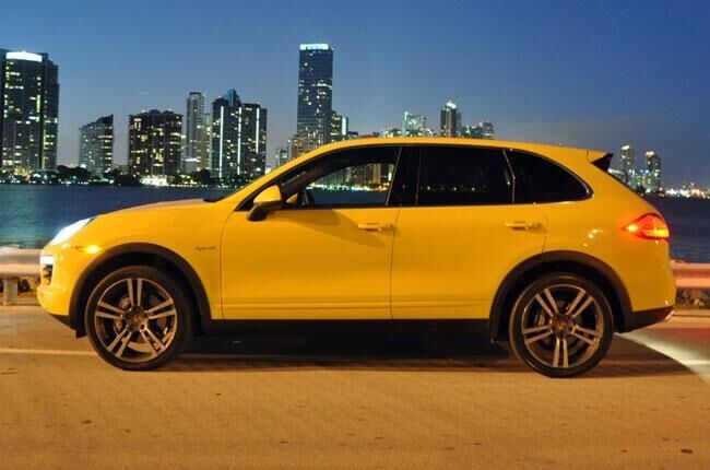 Porsche Cayenne Hybrid 12 650x430