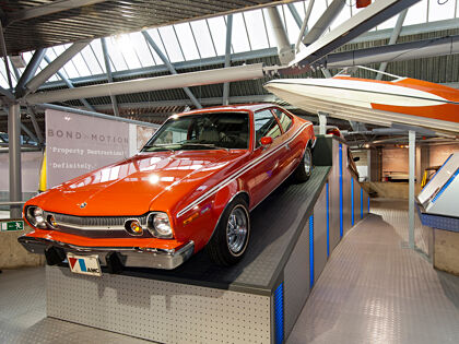 Reino Unido muestra los coches de James Bond