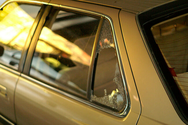 robo coche ventanilla rota