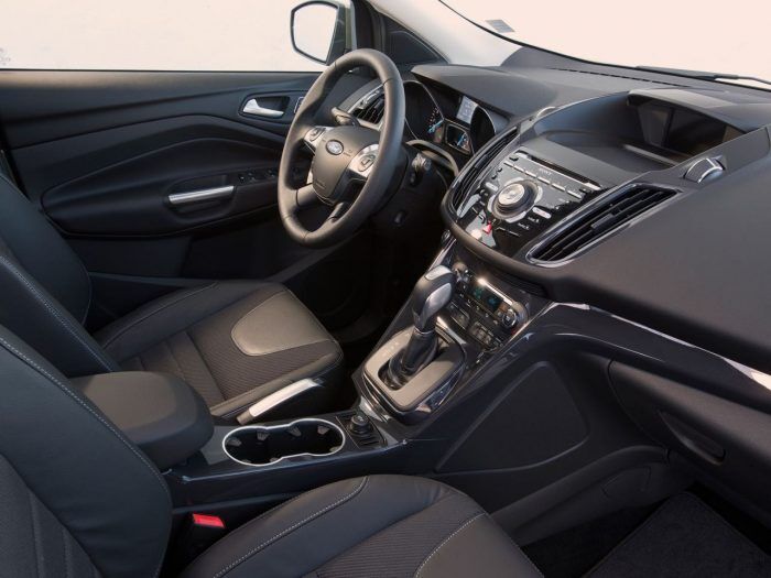 Ford Kuga 2012 Interior 3 700x525