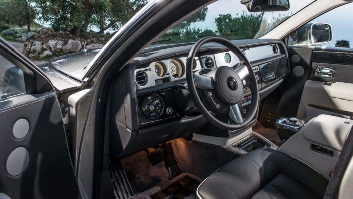 Rolls Royce Phantom 2013 Interior 1 700x394