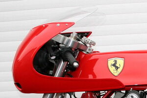La única motocicleta que puede lucir el logo de Ferrari en su carrocería