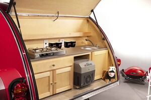 MINI_Camping_12 La caravana “Cowley” incluye un completo equipamiento para tus vacaciones