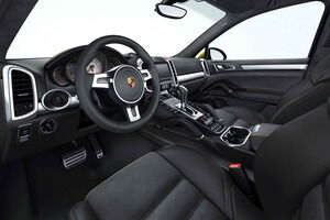 Porsche_Cayenne_GTS_13 El ambiente interior es específico gracias al paquete GTS
