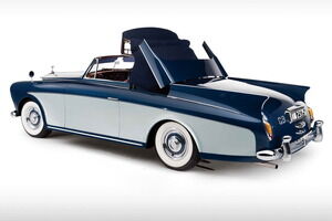 Rolls_Royce_Honeymoon_Express_08 El Rolls-Royce "Honeymoon Express" posee un techo de lona escamoteable, mediante un mecanismo eléctrico