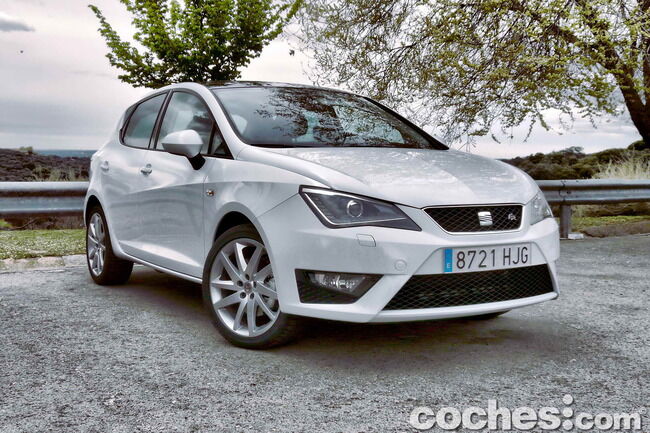 SEAT_Ibiza_FR_TSI_5p_01