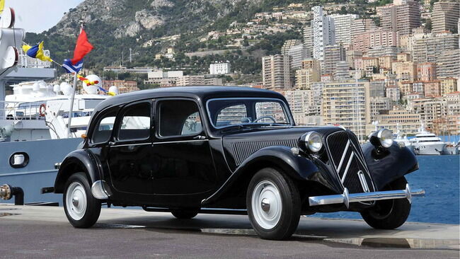 1955_Citroën_Traction_11C_Commerciale_01 1955 CitroëN Traction 11C Commerciale 01 650x366