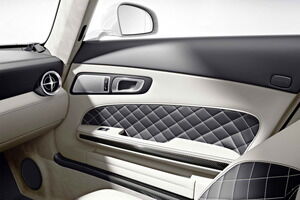 Mercedes_Benz_SLS_AMG_GT_06 Aunque también se puede elegir, en opción, el acabado AMG designo Exclusive STYLE por 5.771,50 euros