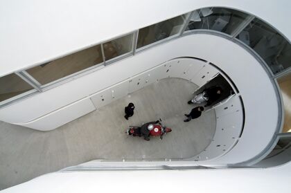 El edificio perfecto para motoristas