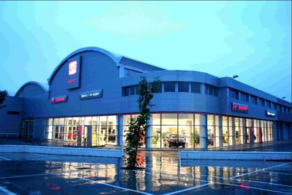 Las ventas de coches siguen bajando