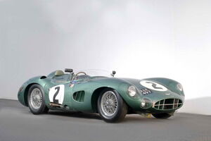 Aston_Martin_DBR1_12 El Aston Martin DBR1 es el coche de carreras más famoso jamás construido por la marca británica