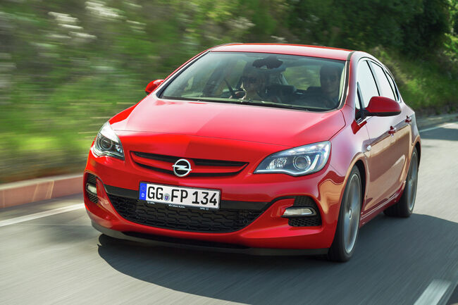 Opel Astra BiTurbo 2 650x433
