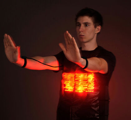 Cuando el hombre es la señal luminosa