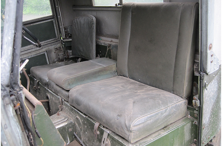 winston_churchill_land_rover_04.jpg