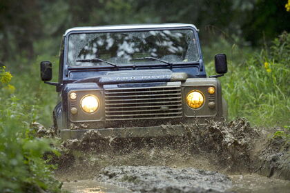 Ligeras mejoras para el Land Rover Defender 2013