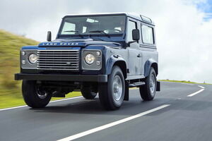 Land_Rover_Defender_2013_12 No es éste el ambiente en el que mejor se desenvuelve...