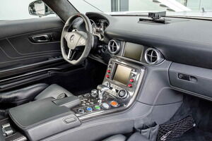 Mercedes_Benz_SLS_AMG_GT_Safety_Car_06 Interior del Safety Car de la Fórmula 1: el nuevo Mercedes-Benz SLS AMG GT