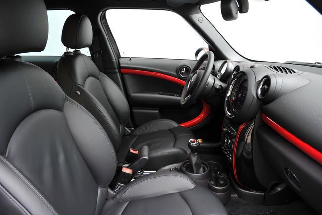 Mini Countryman John Cooper Works 01 650x433