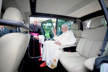 El Papa ya tiene su Renault Kangoo&#8230; eléctrico