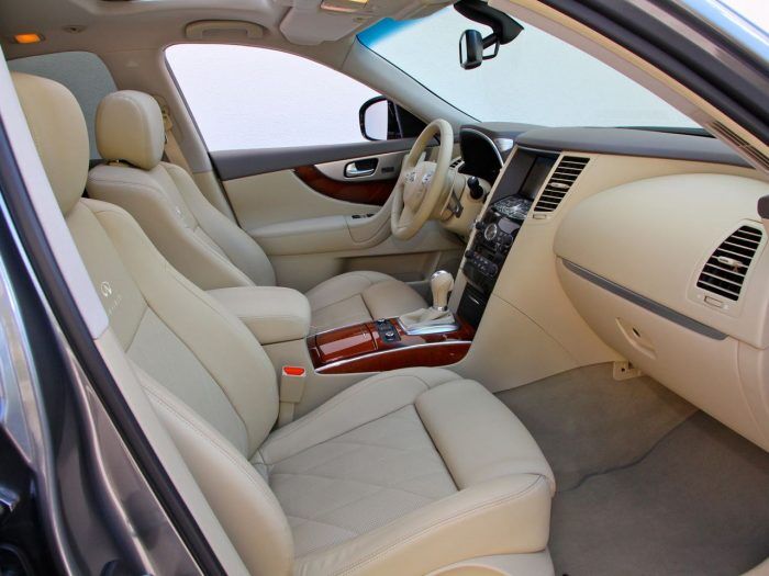 Infiniti FX 2013 Interior 1 700x525