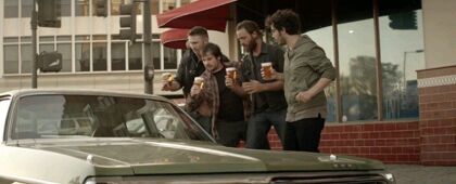 Una persecución de película… sin coches y con cerveza