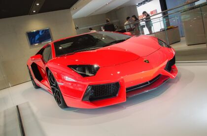 Lamborghini Aventador LP 700-4 ¿ahorra combustible?
