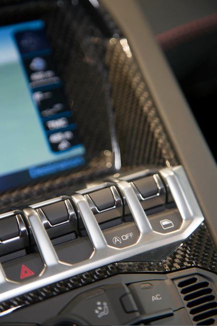 lamborghini_aventador_start_stop
