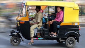 Bajaj RE Octopussy 02 300x169