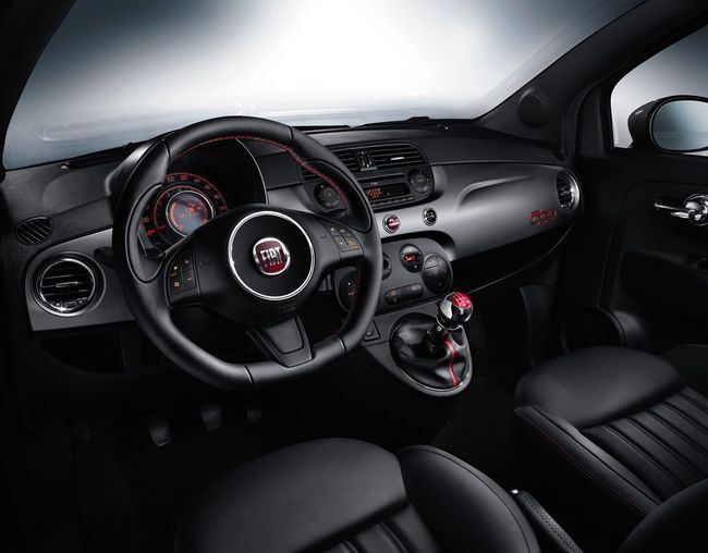 Fiat 500 S Interior 650x508
