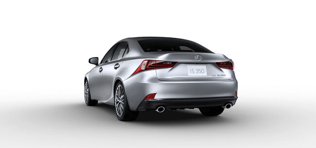 Lexus IS 2013 6 650x306