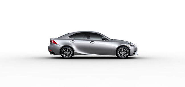 Lexus IS 2013 7 650x306