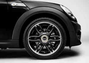 MINI Clubman Bond Street 10 300x212