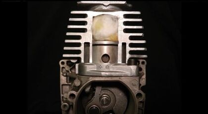 Un motor de combustión movido por energía solar