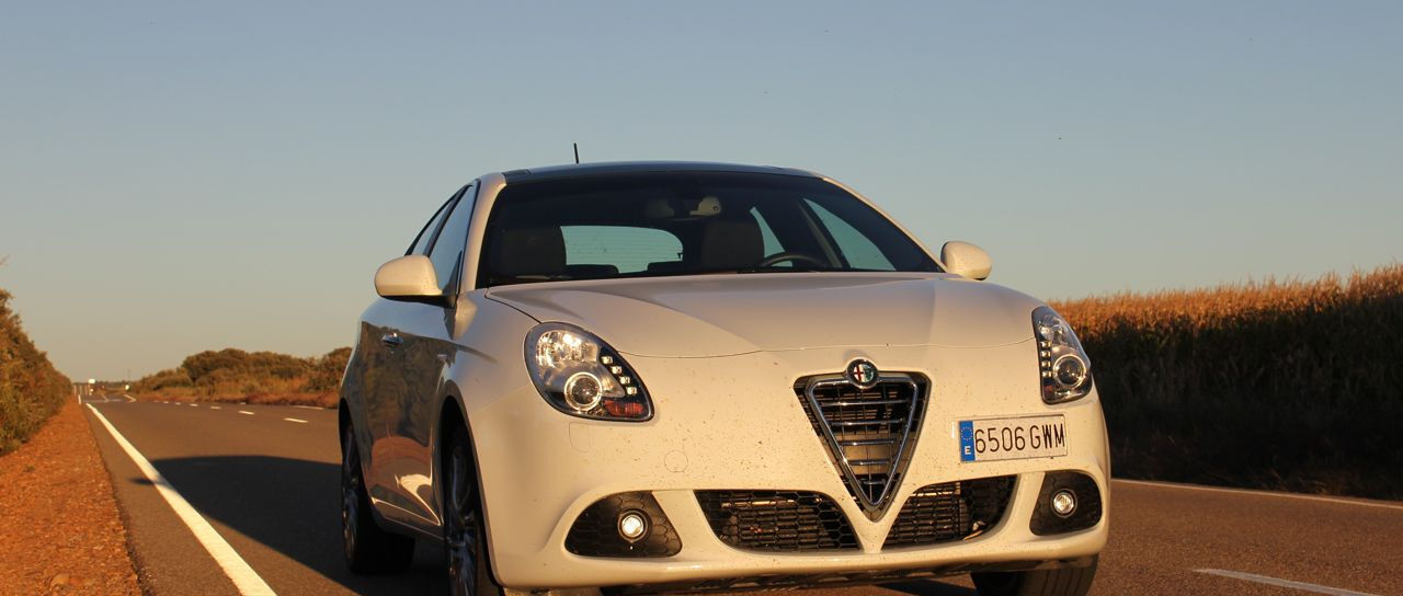 Todas las noticias de coches en un solo portal: Pruebas, fotos, vídeos, informes...