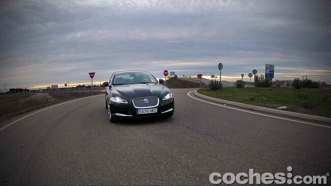 Jaguar_XF_3.0_Diesel_Premium_Luxury_04 Jaguar XF 3