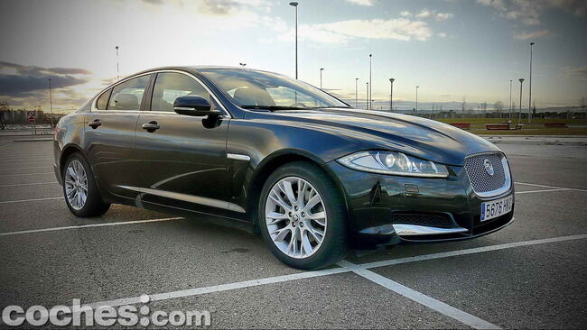 Jaguar_XF_3.0_Diesel_Premium_Luxury_32 Jaguar XF 3