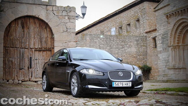 Jaguar_XF_3.0_Diesel_Premium_Luxury_58