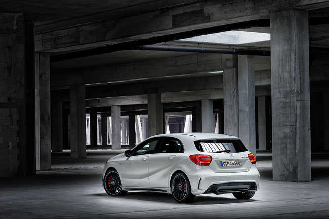 Mercedes A45 AMG 2013 9 650x432