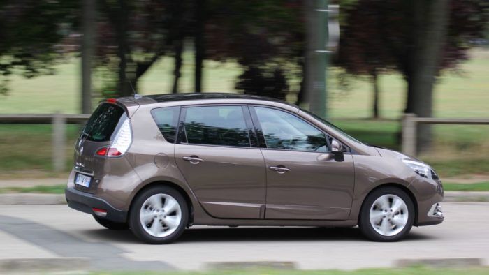 Renault Scenic 2013 13 700x394