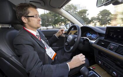 El Audi A8 conducirá solo entre los atascos en 2016