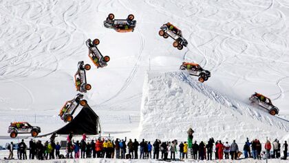 El MINI Countryman juega a ser acróbata