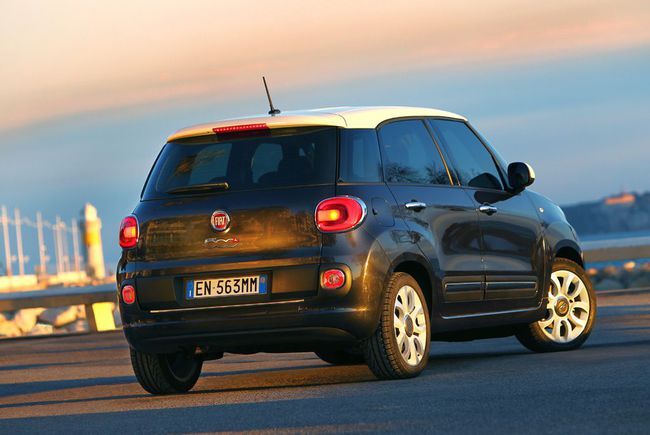 2013 Fiat 500L 105CV 9 650x435