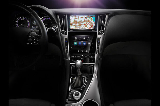 Infiniti Q50 interior detalle