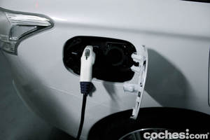 Prueba Mitsubishi Outlander PHEV 03 Prueba Mitsubishi Outlander PHEV 03 300x200