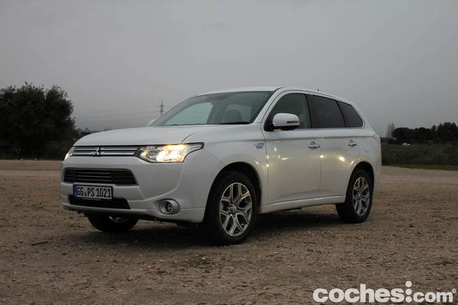 Prueba Mitsubishi Outlander PHEV 10 Prueba Mitsubishi Outlander PHEV 10 650x433