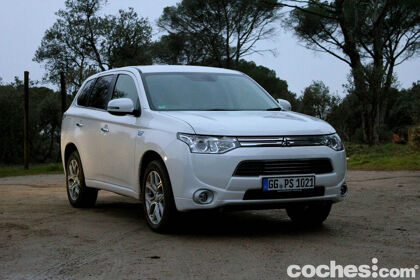 Prueba contacto: Mitsubishi Outlander PHEV, el todoterreno híbrido enchufable