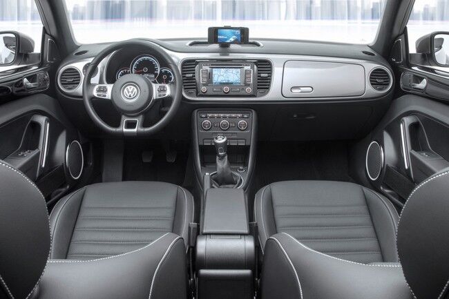 Volkswagen Ibeetle 2014 Interior 650x433