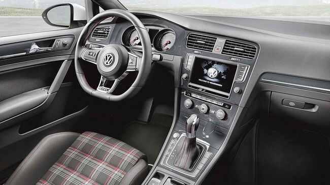 Volkswagen Golf GTI VII 23 650x366